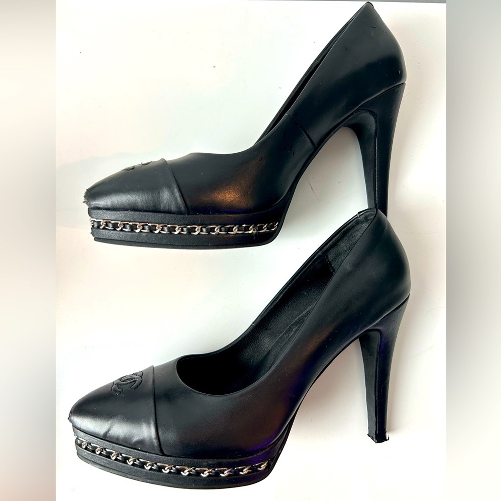 Chanel black heels with chain detail size 38